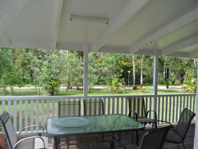 17 Mawson St, Macleay Island QLD 4184