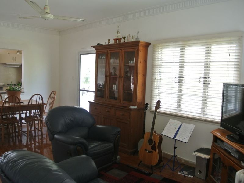 17 Mawson St, Macleay Island QLD 4184