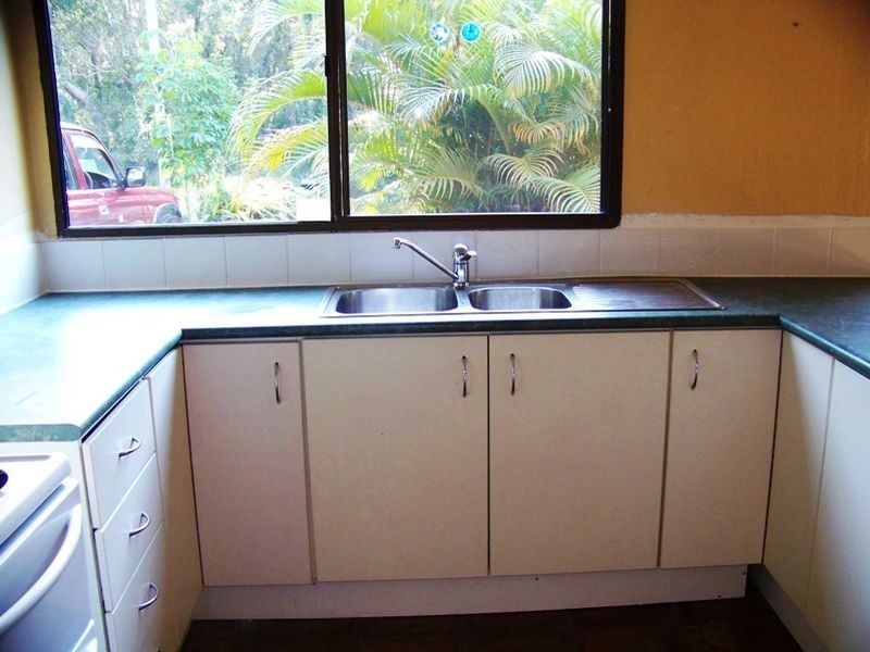 15 Helen Pde, Lamb Island QLD 4184