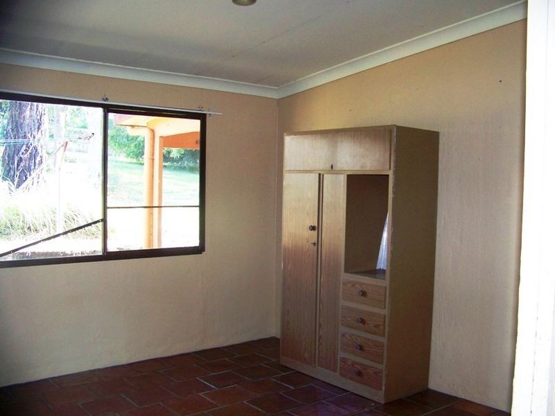 15 Helen Pde, Lamb Island QLD 4184