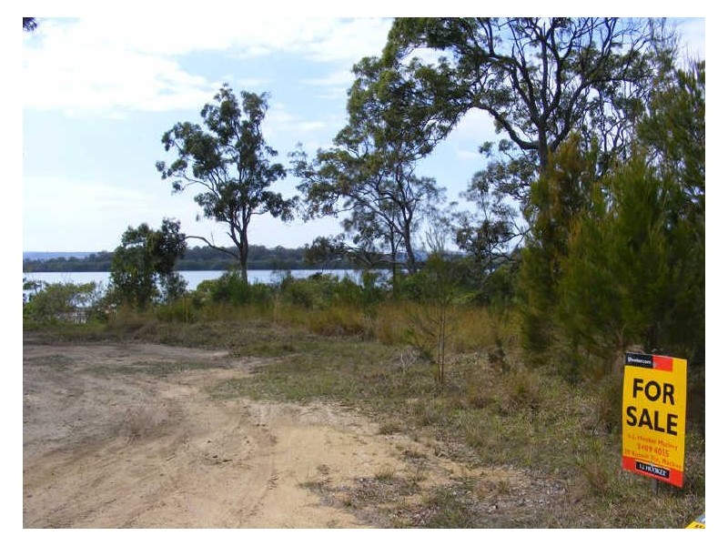 10 Hilda Crescent, Macleay Island QLD 4184