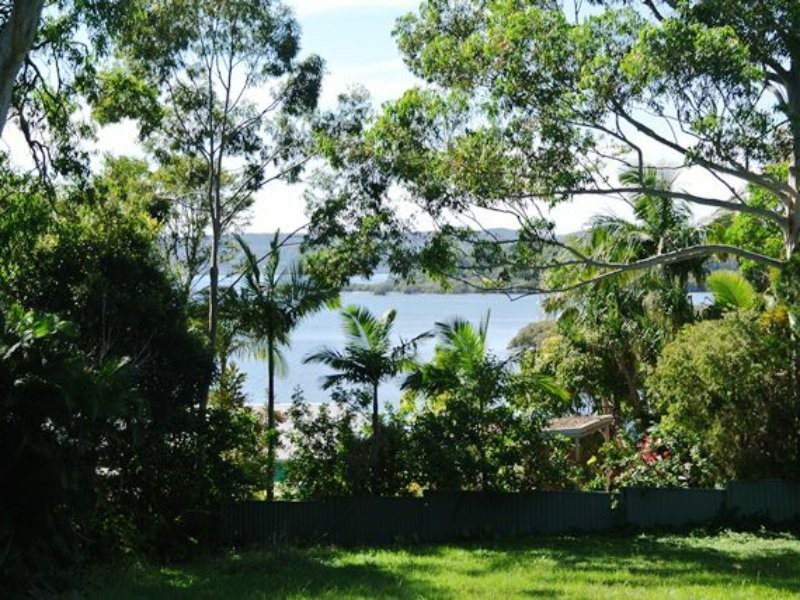 75 Scotts Road, Macleay Island QLD 4184