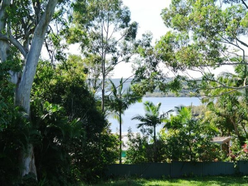 75 Scotts Road, Macleay Island QLD 4184
