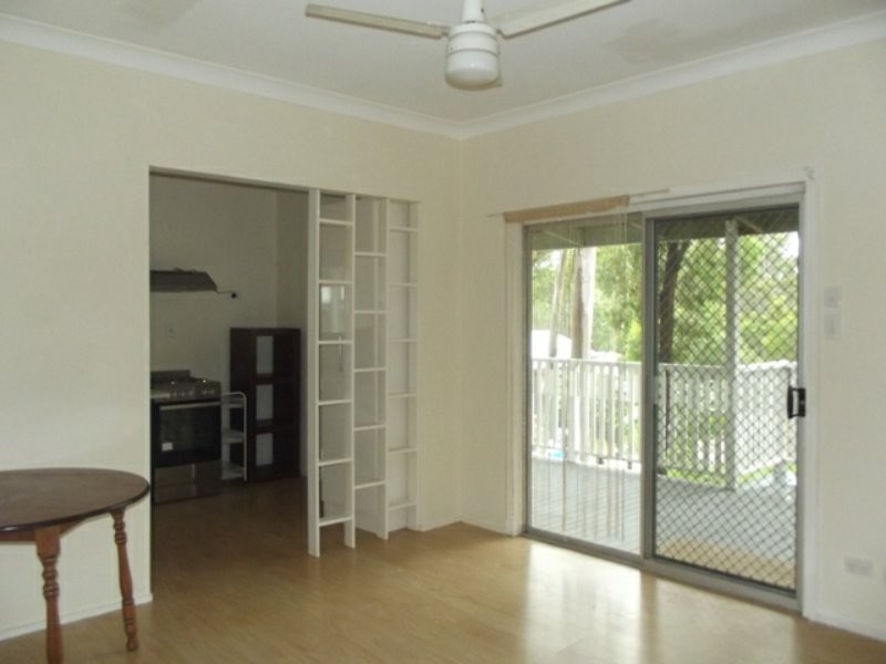 10 Brolga Street, Macleay Island QLD 4184