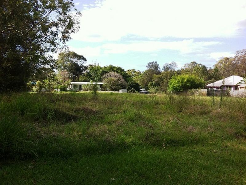 37 Crest Haven, Lamb Island QLD 4184