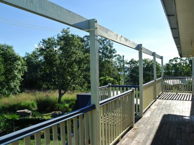 23 Blue Waters Crescent, Macleay Island QLD 4184