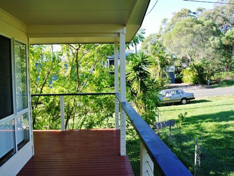 23 Blue Waters Crescent, Macleay Island QLD 4184