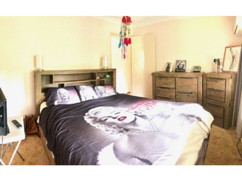 18 Granadilla Street, Macleay Island QLD 4184