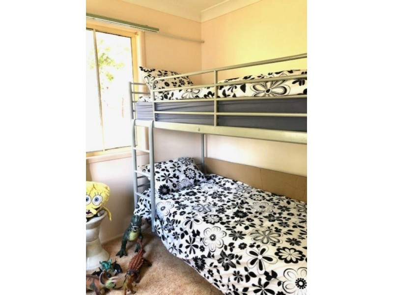 18 Granadilla Street, Macleay Island QLD 4184