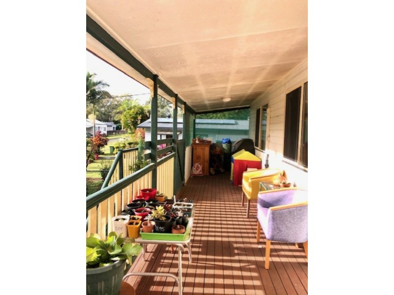 18 Granadilla Street, Macleay Island QLD 4184