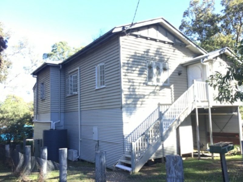 9 Percival Street, Macleay Island QLD 4184