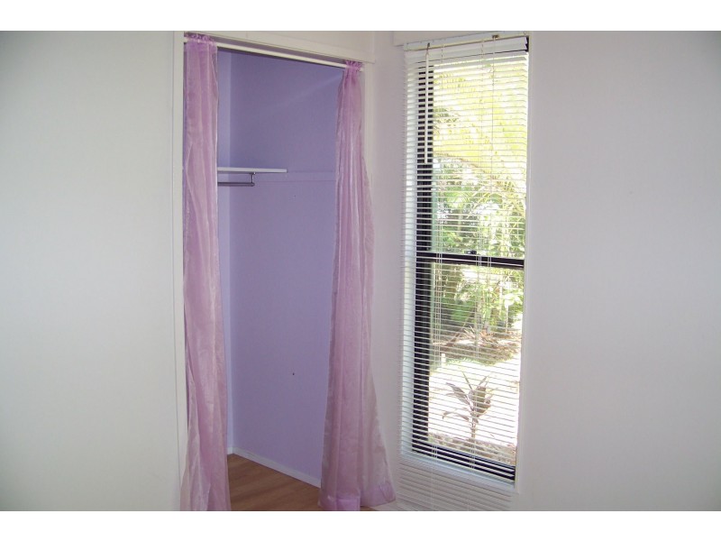 10 Peace St, Lamb Island QLD 4184