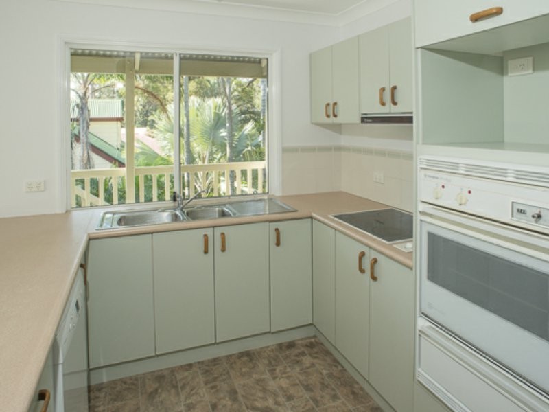 21 Coast Road, Macleay Island QLD 4184