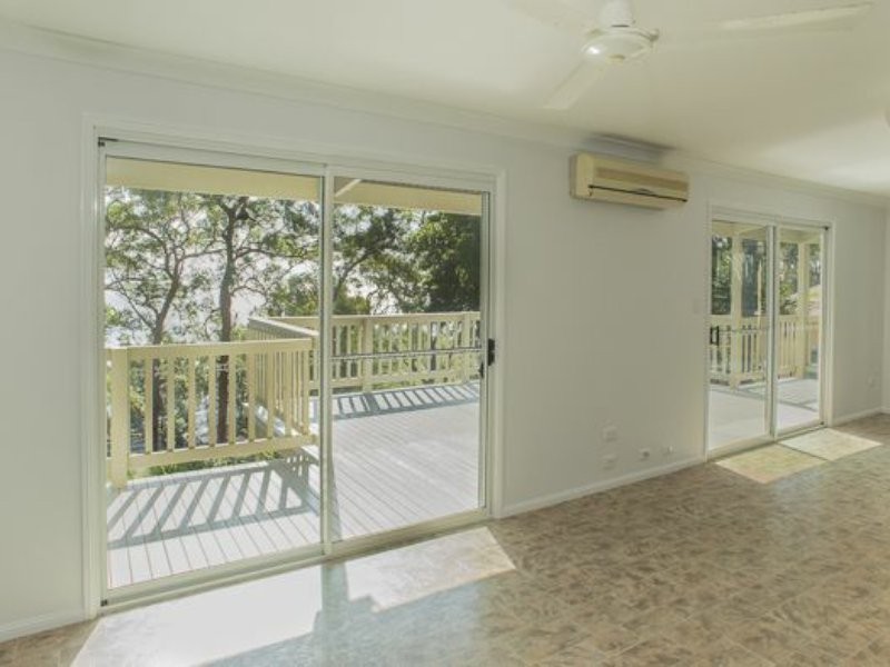 21 Coast Road, Macleay Island QLD 4184