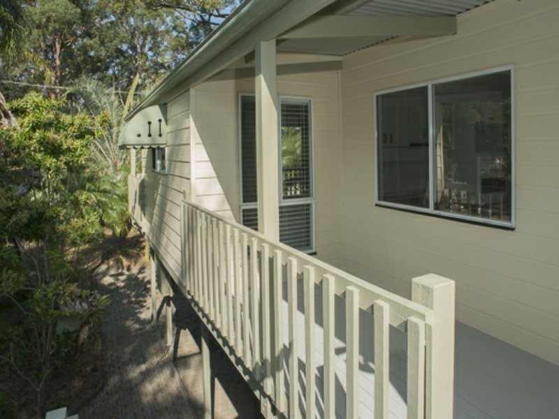 21 Coast Road, Macleay Island QLD 4184