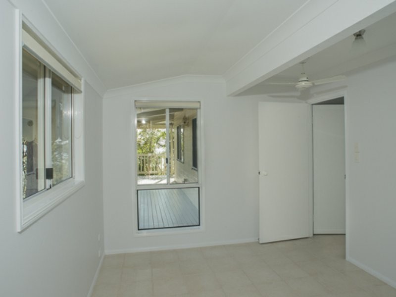 21 Coast Road, Macleay Island QLD 4184