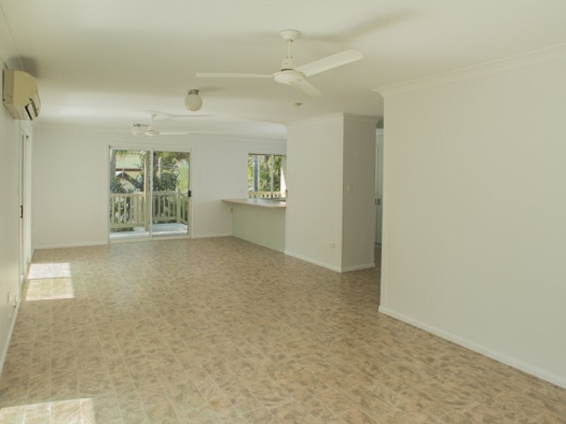 21 Coast Road, Macleay Island QLD 4184