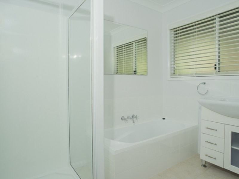 21 Coast Road, Macleay Island QLD 4184