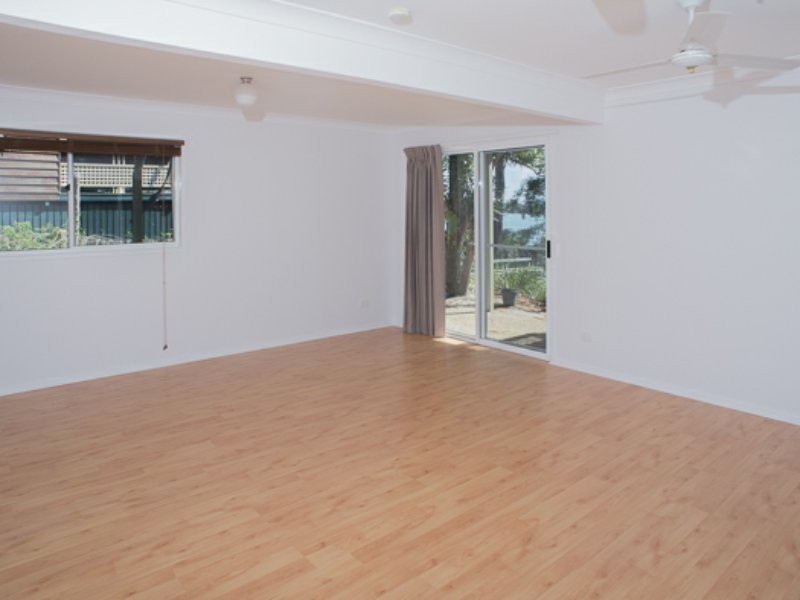 21 Coast Road, Macleay Island QLD 4184