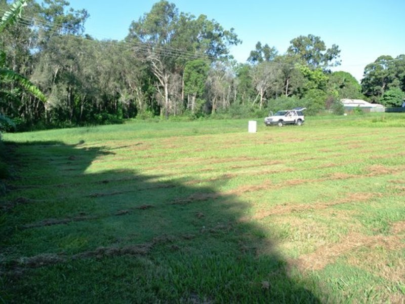 5 Lake Street, Macleay Island QLD 4184