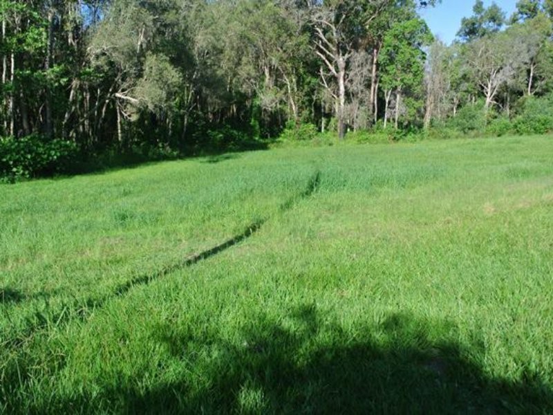 5 Lake Street, Macleay Island QLD 4184