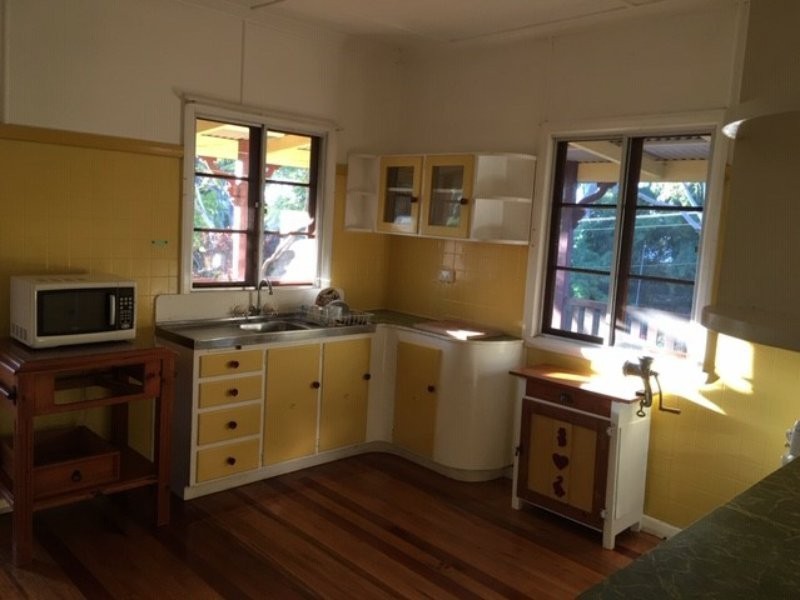 64 Perulpa Drive, Lamb Island QLD 4184