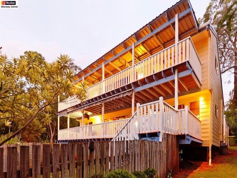 27 CLIFF Tce, Macleay Island QLD 4184