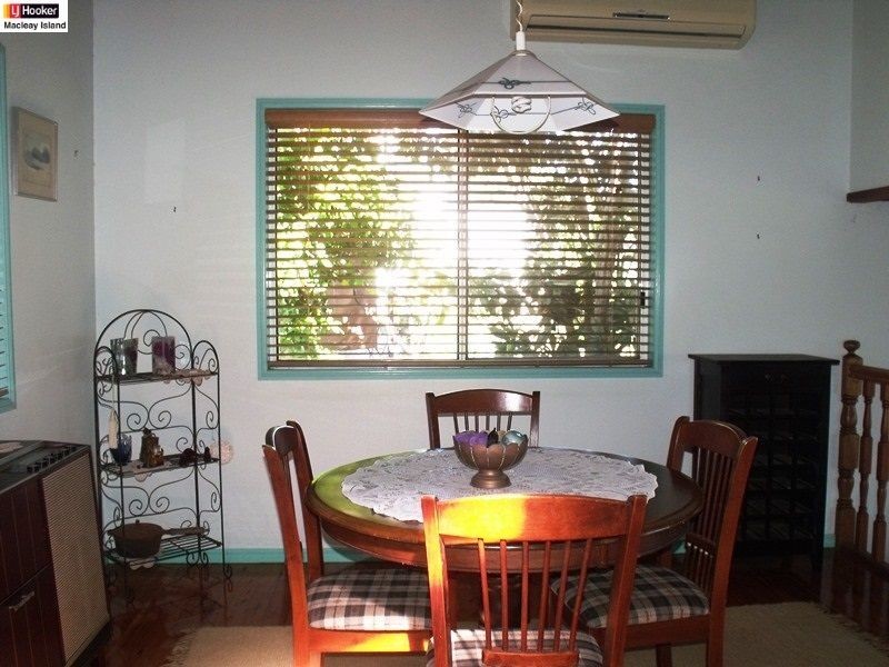 27 CLIFF Tce, Macleay Island QLD 4184