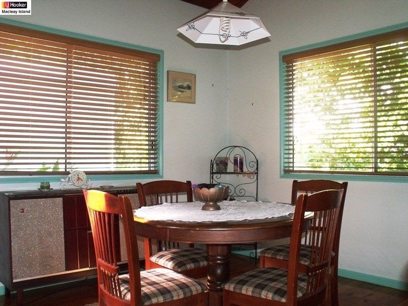 27 CLIFF Tce, Macleay Island QLD 4184