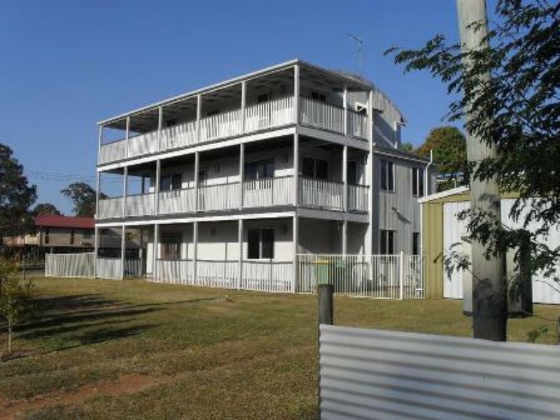 16 Curlew Street, Macleay Island QLD 4184