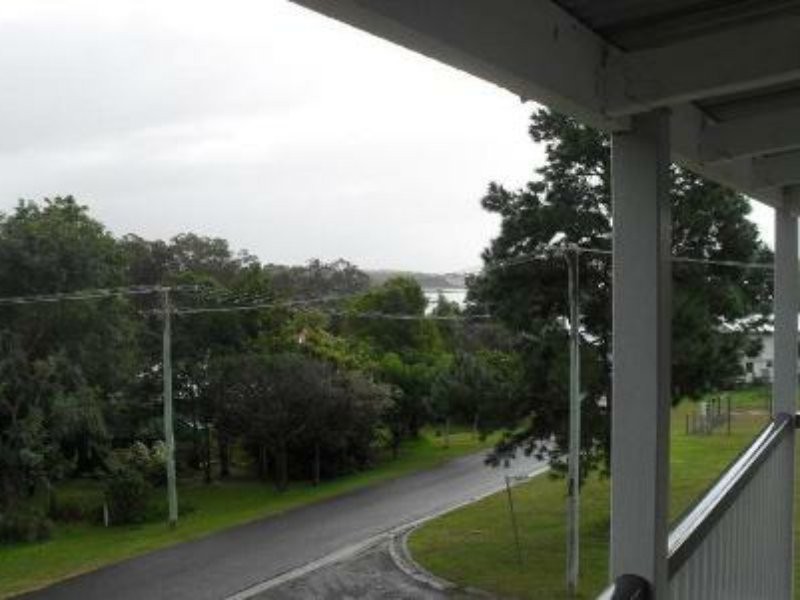 16 Curlew Street, Macleay Island QLD 4184