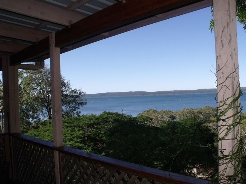 10 Koonwarra Pde, Macleay Island QLD 4184