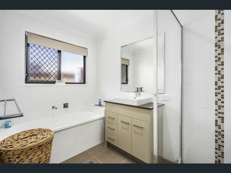 2 TOMARAH COURT, Redland Bay QLD 4165