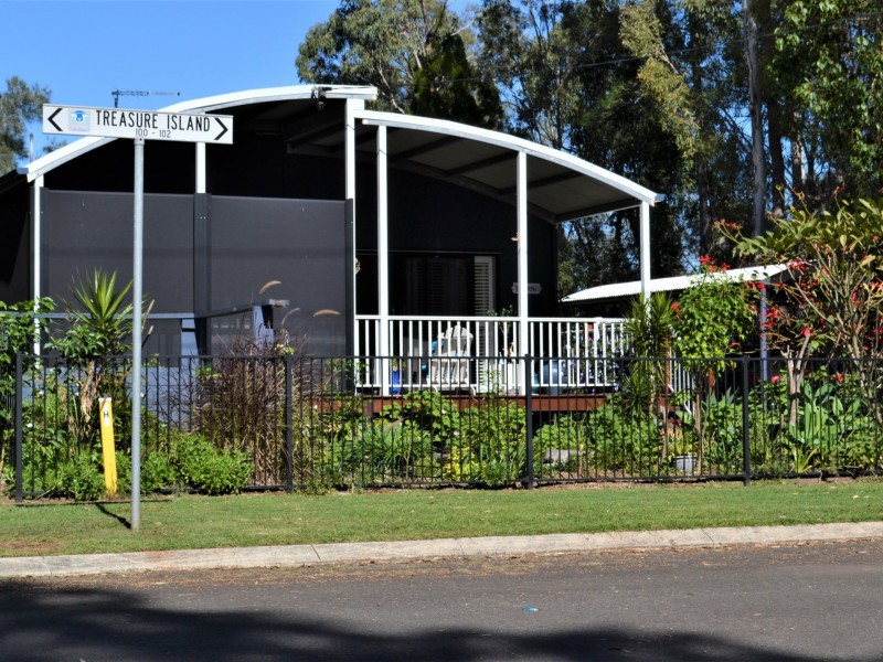 102 Treasure Island Avenue, Karragarra Island QLD 4184