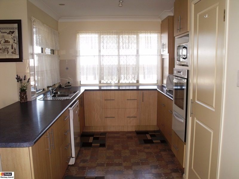 130 Canaipa Point Dr, Russell Island QLD 4184