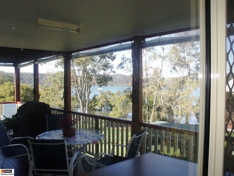 130 Canaipa Point Dr, Russell Island QLD 4184