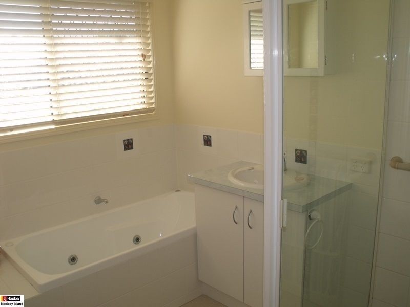 130 Canaipa Point Dr, Russell Island QLD 4184