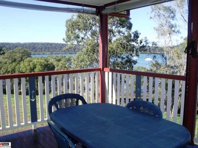 130 Canaipa Point Dr, Russell Island QLD 4184