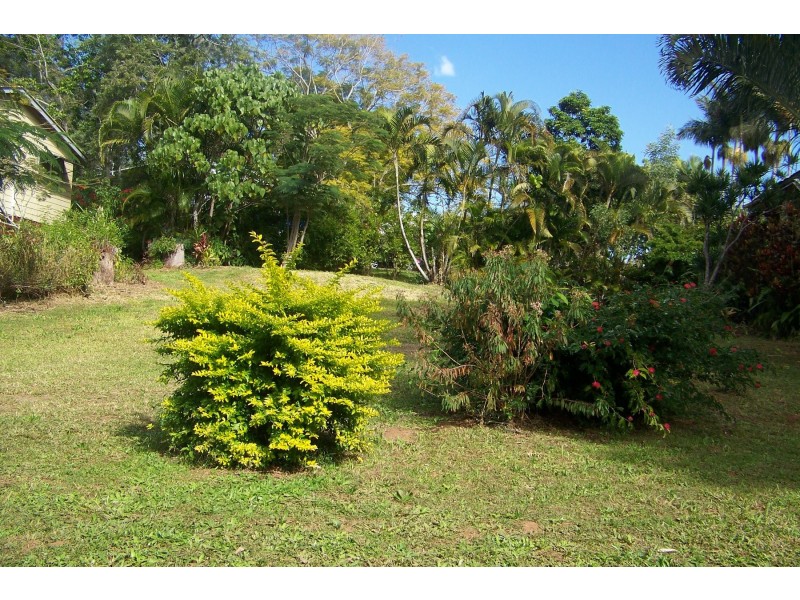 62 PERULPA DR, Lamb Island QLD 4184