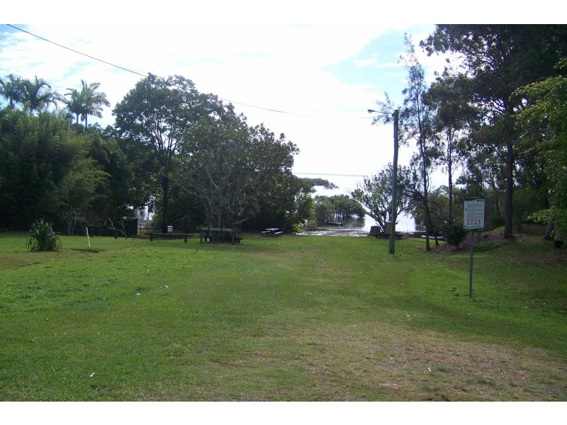62 PERULPA DR, Lamb Island QLD 4184