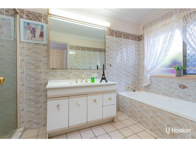 82 Pitt Street, Redland Bay QLD 4165