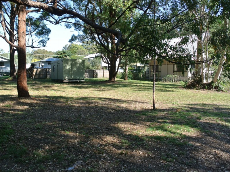 8 Noogie Street, Macleay Island QLD 4184