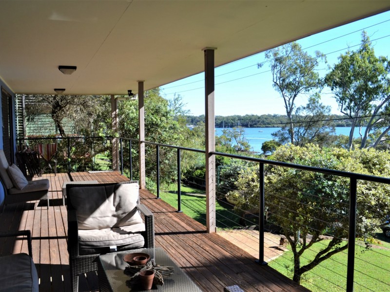 60 The Esplanade, Karragarra Island QLD 4184