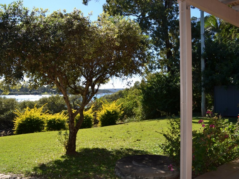 60 The Esplanade, Karragarra Island QLD 4184