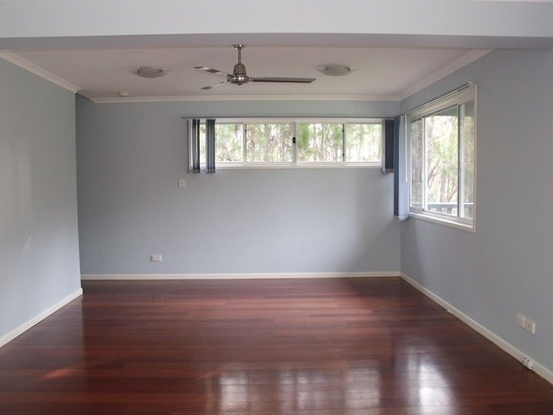 10 Oomool Street, Macleay Island QLD 4184