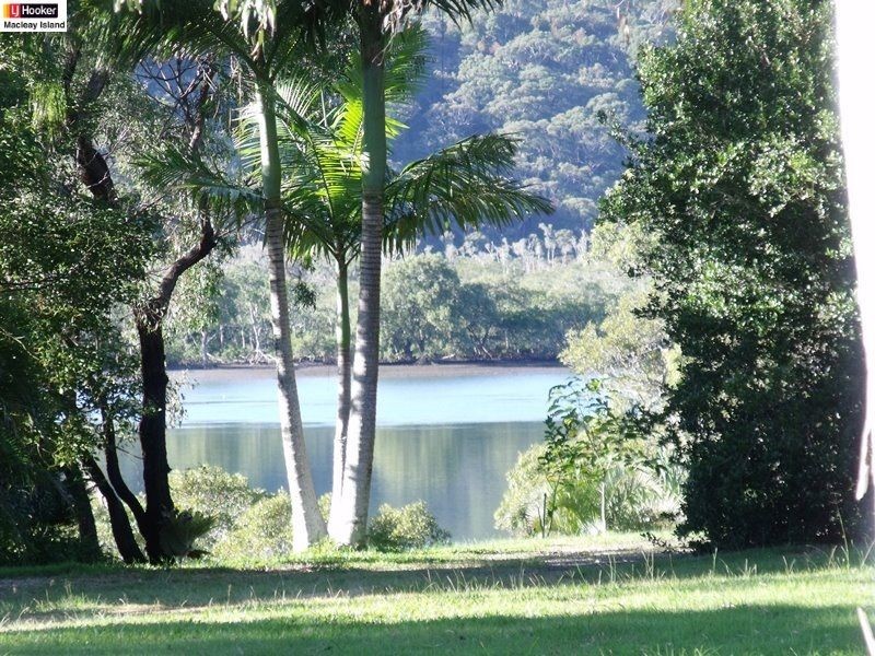 2 Oasis Dr, Russell Island QLD 4184