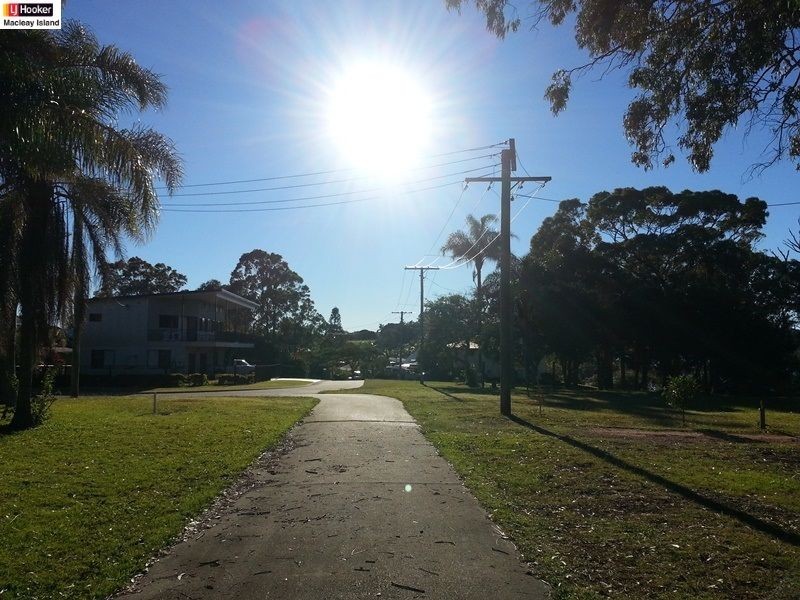2 Oasis Dr, Russell Island QLD 4184