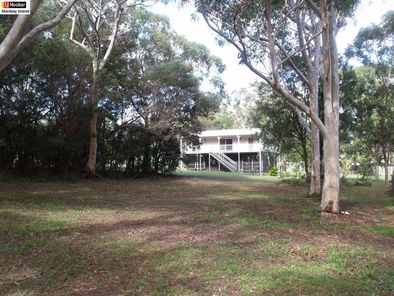 11 Barramundi St, Macleay Island QLD 4184