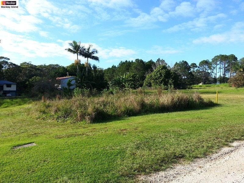 18 Goolagong St, Russell Island QLD 4184