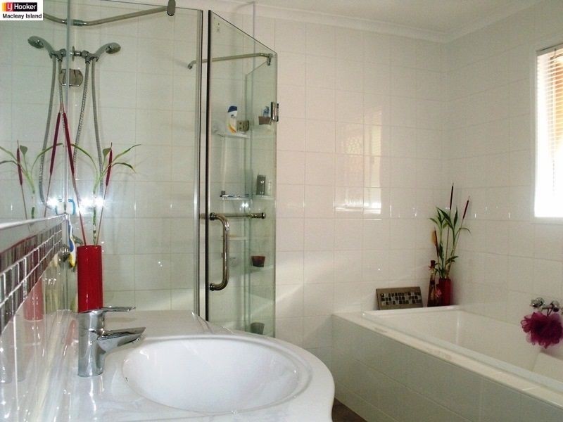 166 – 168 Lucas Dr, Lamb Island QLD 4184